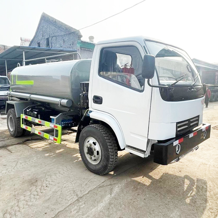 WC4SJ防爆柴油机无轨胶轮车洒水车尺寸规格无轨胶轮车洒水车